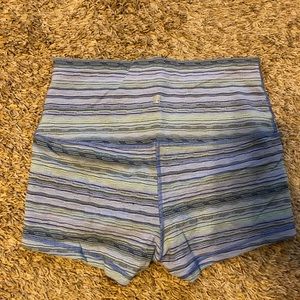 Lululemon Hi-rise wunder yoga shorts